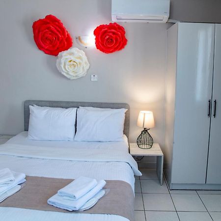 Homelike Guest House Kyrenia  Exteriör bild