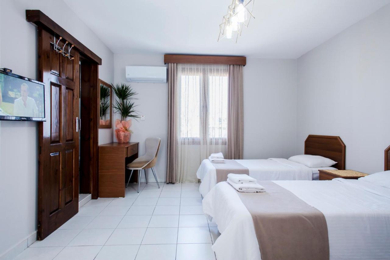 Homelike Guest House Kyrenia  Exteriör bild