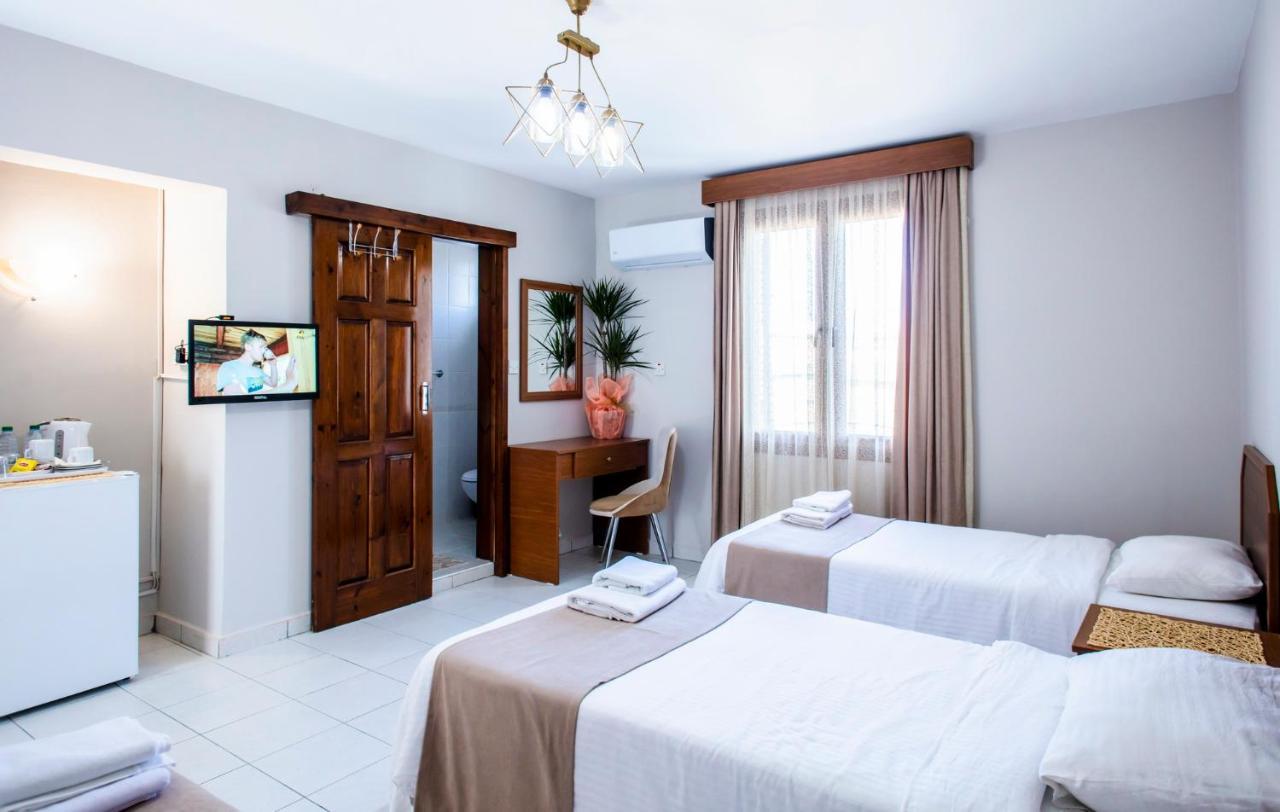 Homelike Guest House Kyrenia  Exteriör bild