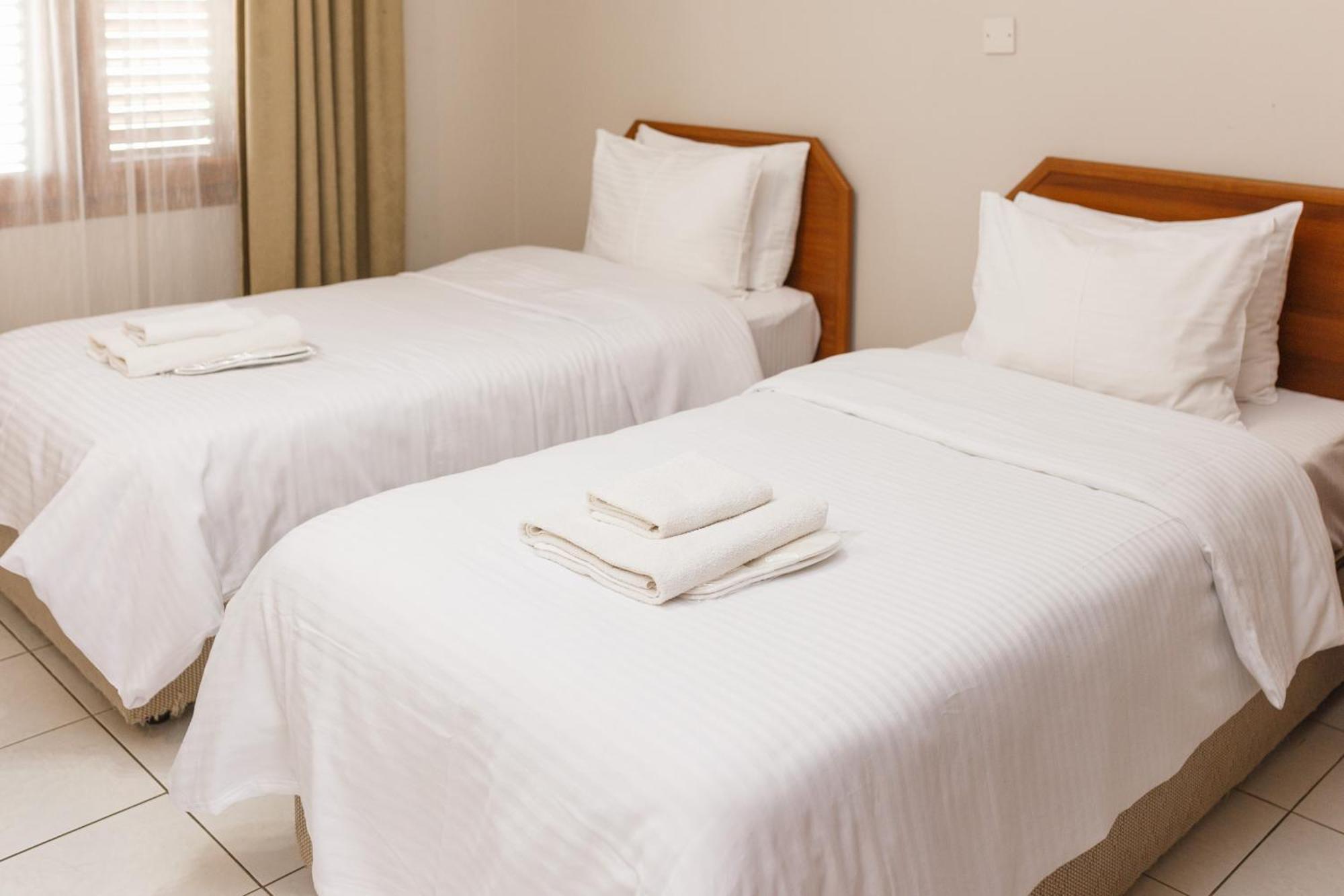Homelike Guest House Kyrenia  Rum bild